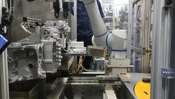 變速箱螺絲鎖付