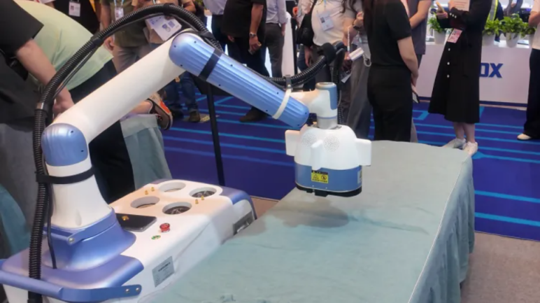 涂膠協(xié)作機(jī)器人,越疆涂膠機(jī)器人-傳統(tǒng)理療痛點(diǎn)重重，越疆理療按摩機(jī)器人Nova真能成為破局之鑰嗎？